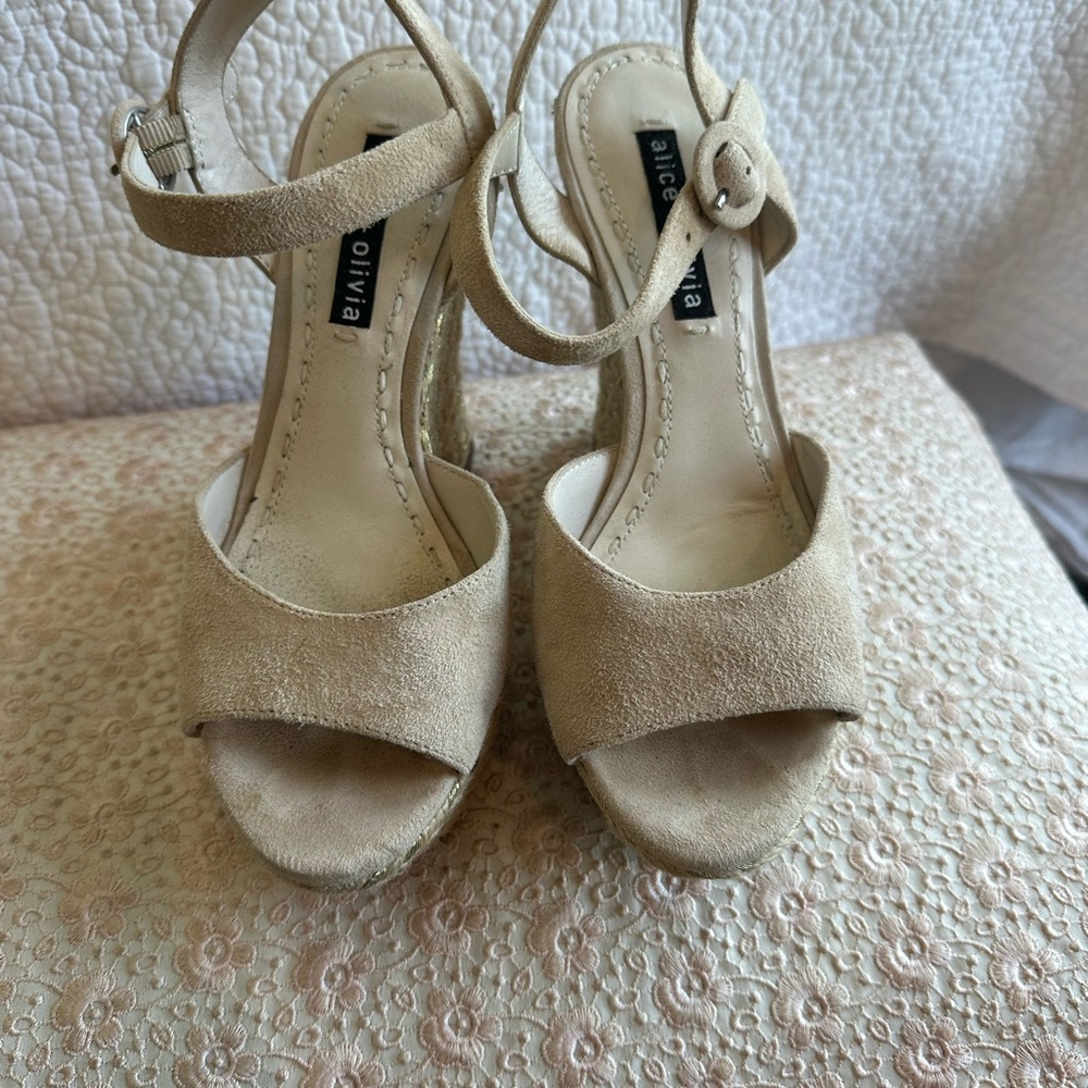 Alice + Olivia Wedges - Picture 2 of 8